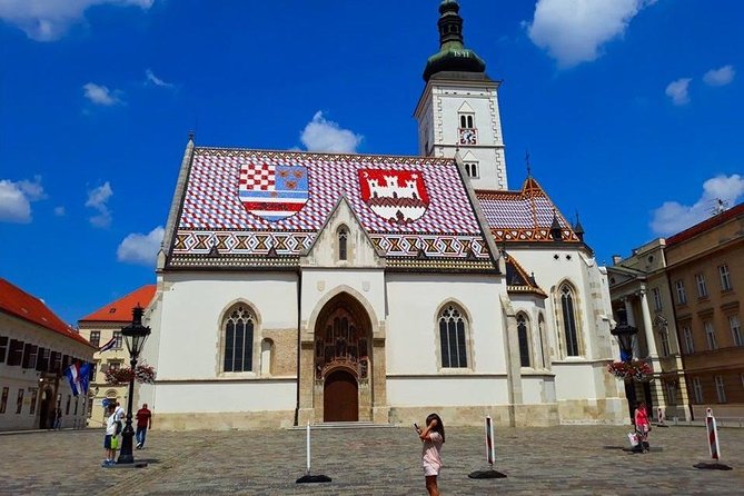 Discover and fall in love with Zagreb - private walking tour - Lotrščak Tower and Stross Promenade: a photo pause that makes sense