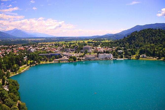 Discover Slovenia: Ljubljana & Bled Lake from Zagreb - Crossing the border by 7:00 am: value and logistics