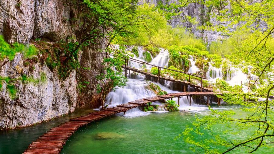 From Split: Transfer to Zagreb with Stop at Plitvice Lakes - Split to Zagreb with Plitvice Lakes: a long day, a smart use of time