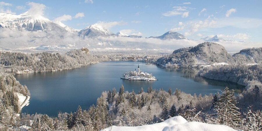 From Zagreb: Ljubljana and Lake Bled Guided Day Trip - Who runs the day: guides, pace, and photo help that actually matters