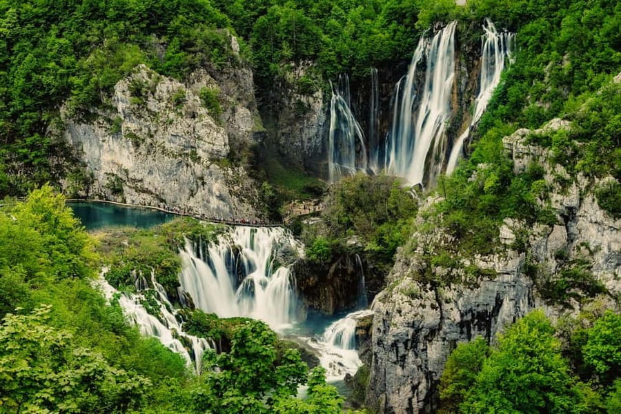From Zagreb: Plitvice Lakes National Park Tour with Tickets - Entering Plitvice Lakes National Park: UNESCO, travertine, and woodlands