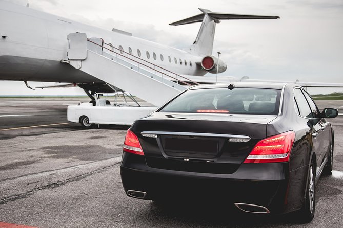 Luxury Private Transfer Zagreb Airport - Zagreb - The car: A/C Mercedes comfort with Wi‑Fi and water