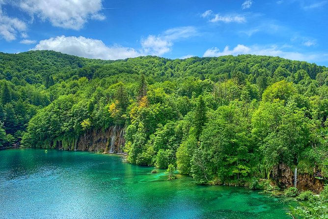 Plitvice Lakes Private day-trip from Zagreb - Food, water, and smart packing for a long walking day