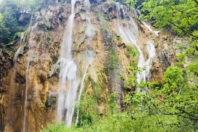 Plitvice Lakes&Rastoke Day Trip from Zagreb (5 h at the Lakes) - Coach comfort and small-group feel (up to eight people)
