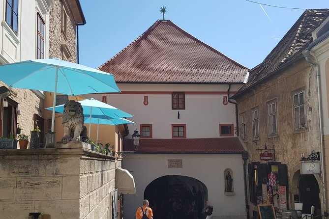 Private Walking Tour of Zagreb - Cathedral area and Dolac Market: landmarks plus real street life