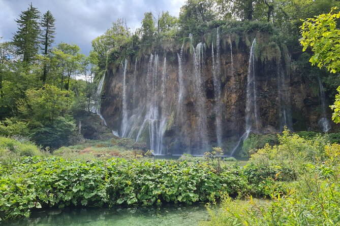 Rastoke and Plitvice Lakes Guided Day Tour from Zagreb - Leaving Zagreb at 8:00: the day starts with a smooth countryside drive