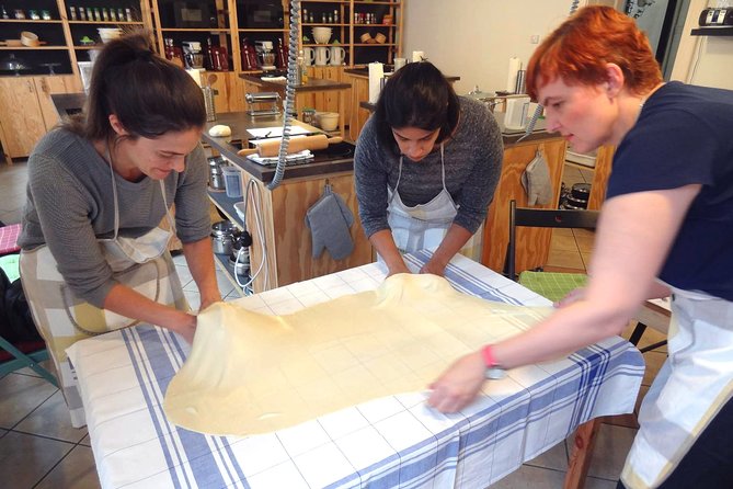 Štrukli cooking class with Dolac Market Tour - Key points before you go