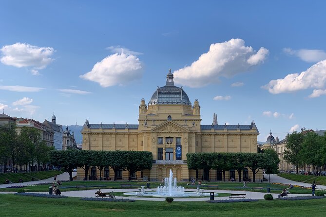 The best of Zagreb in half-day - Private 4-h tour - Starting at Zrinjevac: the Green Horseshoe hits first