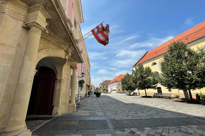 VarazdinTown & Trakoscan Castle, Small Guided Group from Zagreb - Transport, guides, and why the small group feels worth it