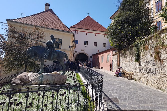 Walking tour of Zagreb - Dolac Market: the best “local life” stop on the whole route