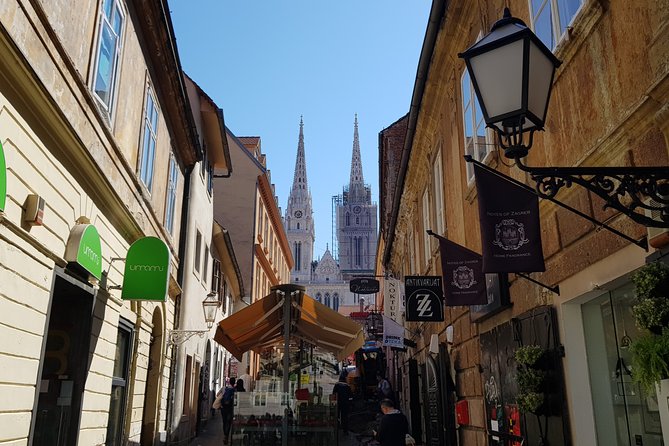 Walking tour of Zagreb - Tunel Gric: WWII history under Grič Hill