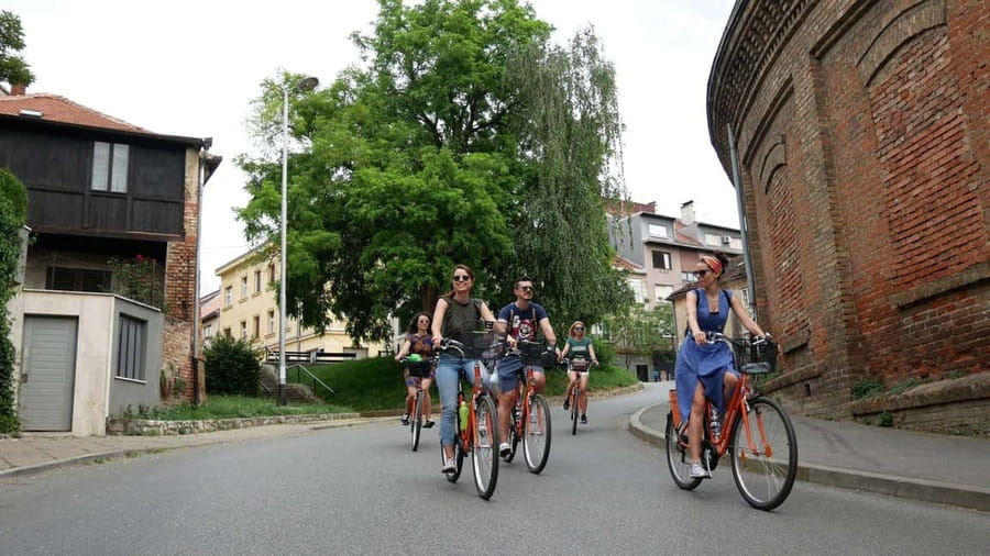 Zagreb: 3–Hour Classic Bike Tour - Croatian National Theatre, King Tomislav Square, and Park Zrinjevac: The City’s Modern Face