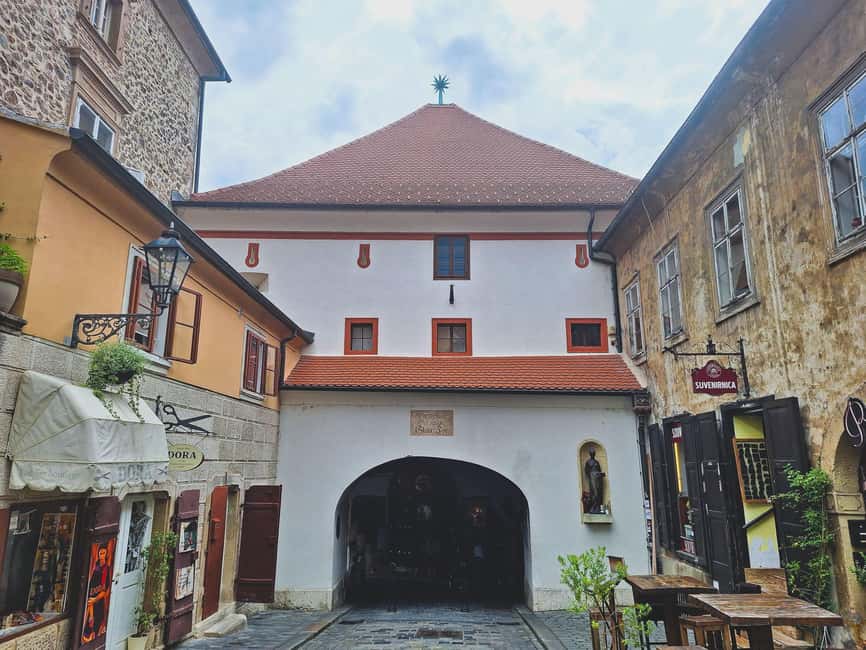 Zagreb: Explore with an Art Historian – Private Walking Tour - Price and value: is $40 per person fair for a private art historian?
