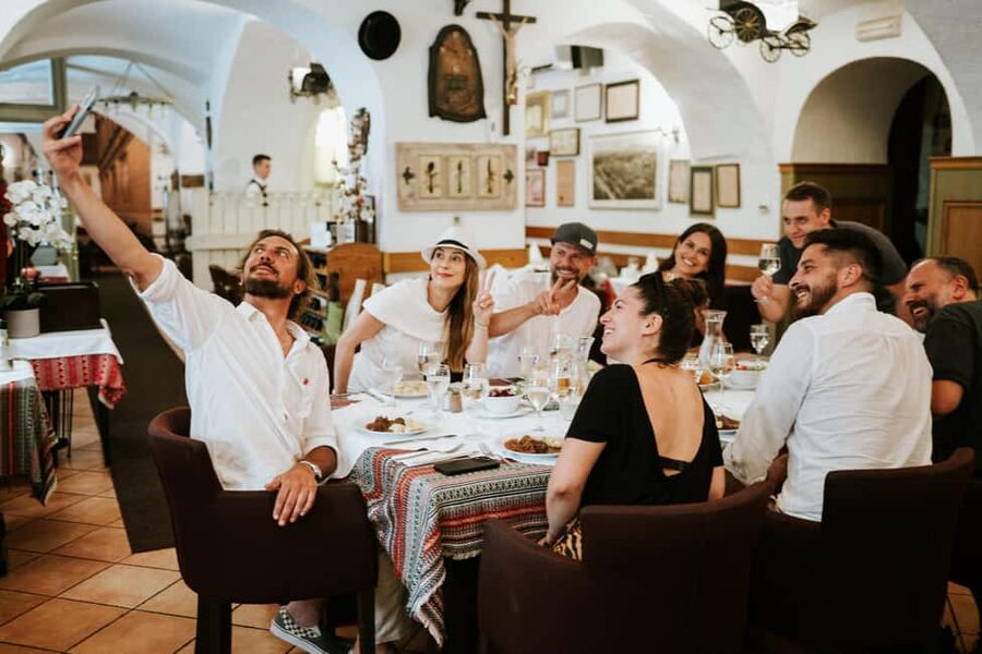 Zagreb: Restaurants, Food & Old Town Walking Tour - European Square, then Cathedral and Dolac Market: The Sight Thread