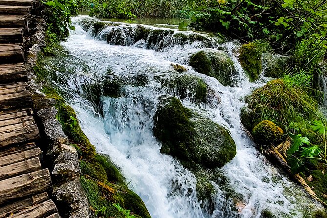 Zagreb to Split via Plitvice Lakes private transfer or vice versa - Extra Stops and Food Time: Small Detours That Break Up the Drive