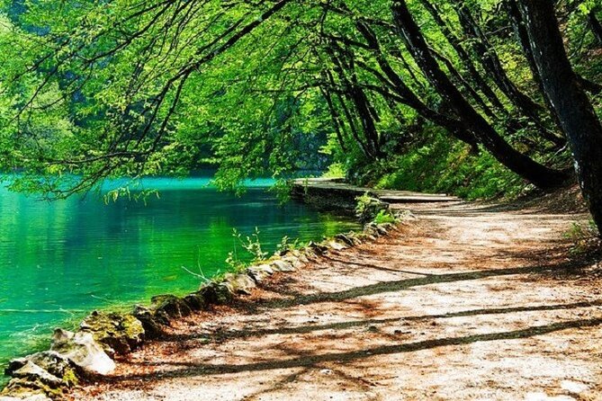 Zagreb to the PLITVICE MAGIC LAKES - 3+1 free or 6+1 free - Plitvice Lakes National Park: walking the UNESCO route without losing the plot