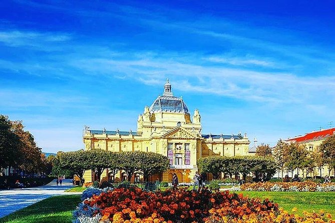 Zagreb walking tour with food tasting - The funicular ride and the story of noon in Zagreb