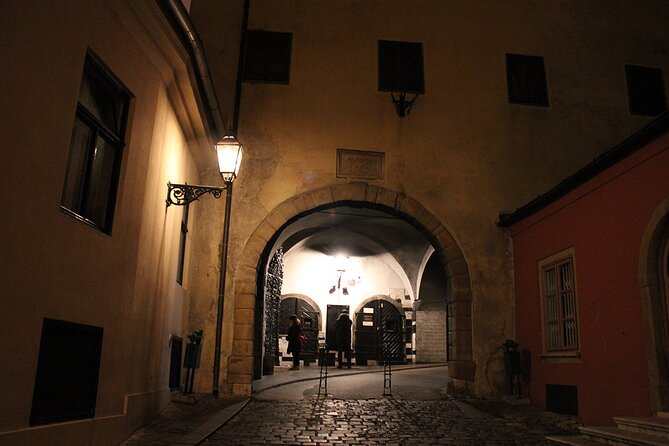 Zagrebist's Picturesque Photo Tour - Starting at Ban Josip Jelačić Square: where photos start looking better